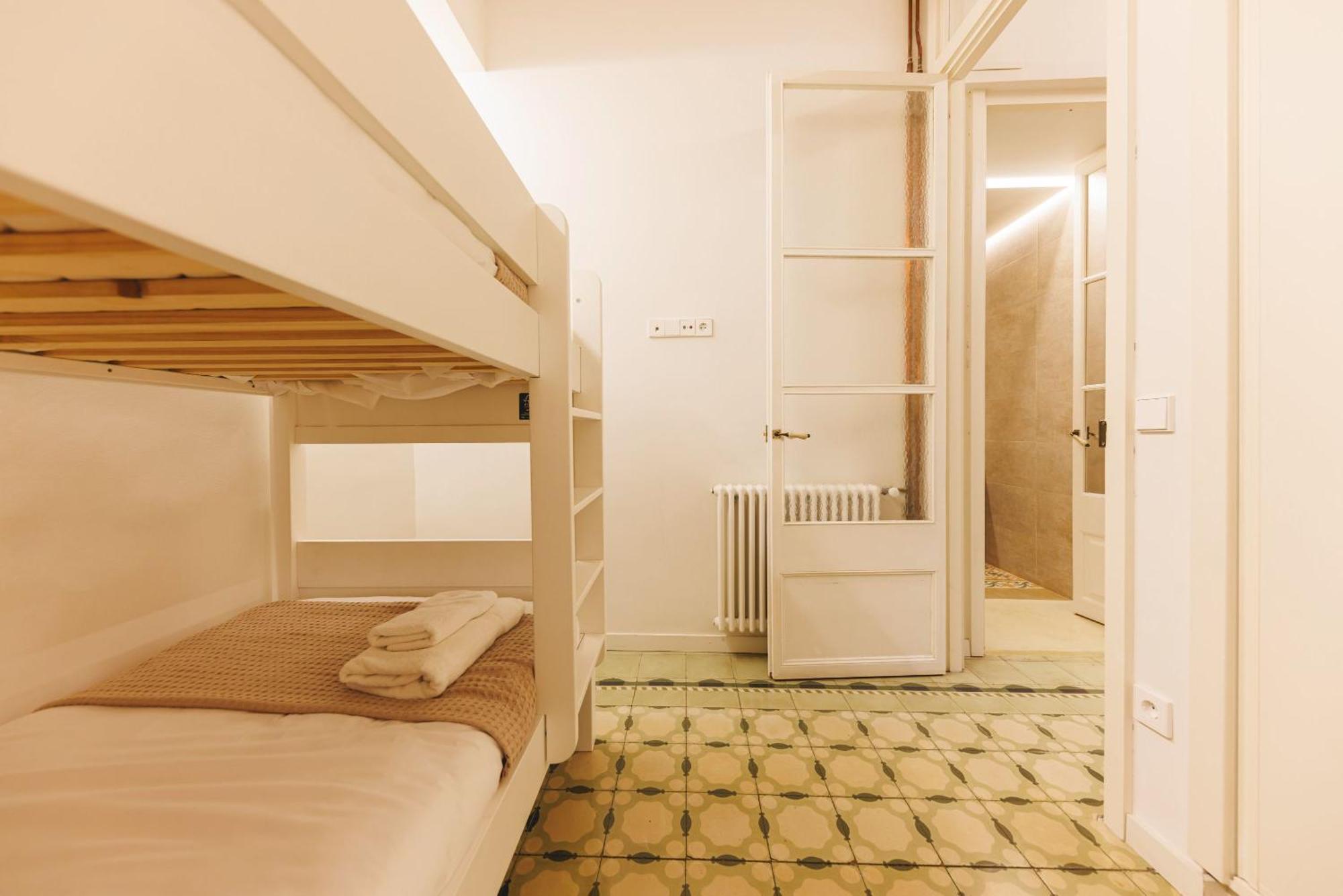 Bravissimo Mercaders 3, Old Town Oasis Apartment *